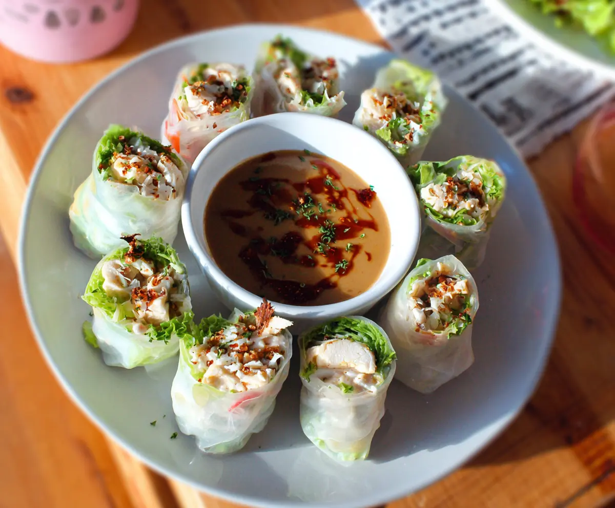 Delicious Caesar Chicken Rice Paper Rolls with fresh lettuce and crispy textures.